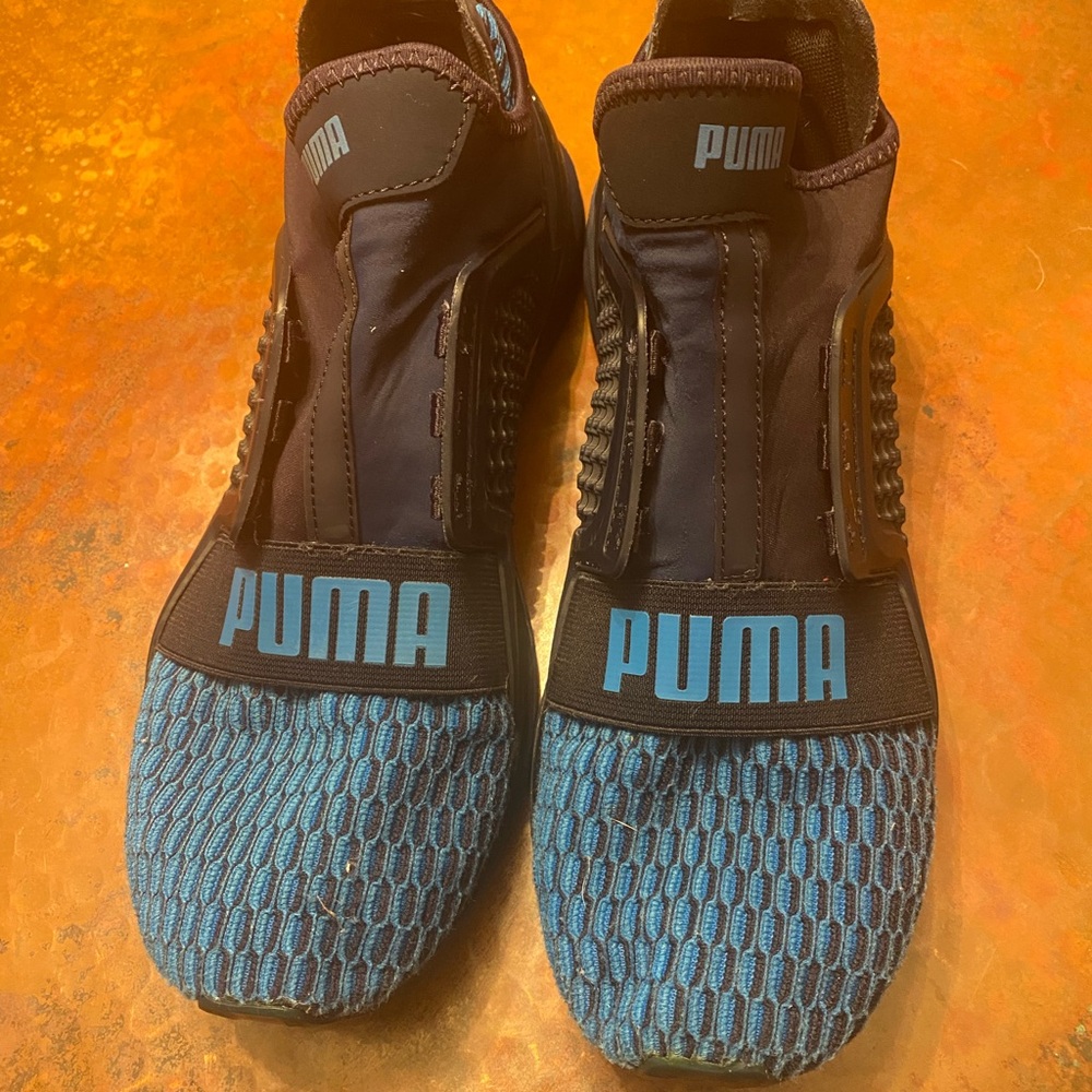 Ignite Puma Blue and Black Athletic Shoes with Sleek Design